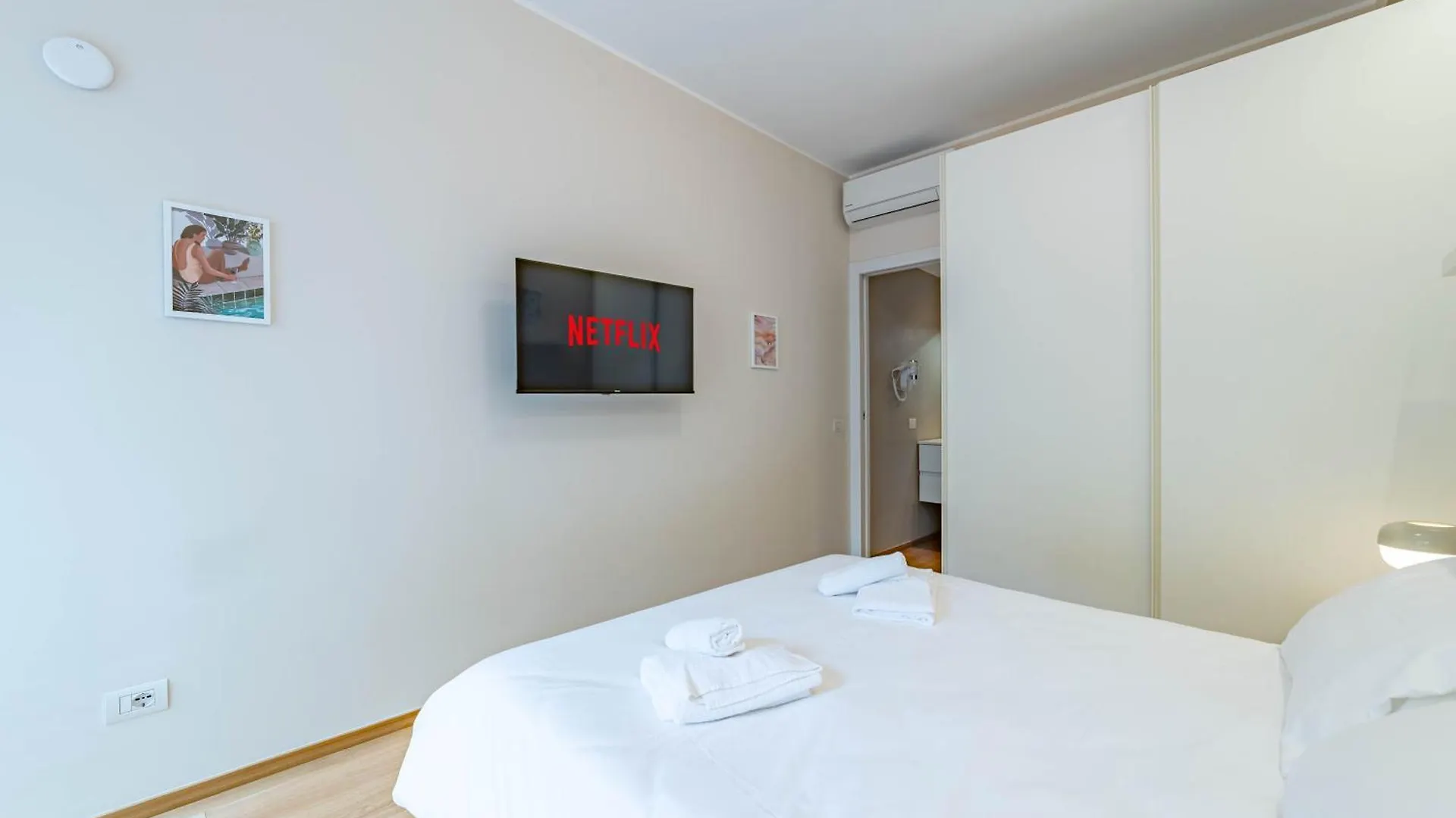 500 M From Corso Sempione, Close To Metro M5 Milan Italy