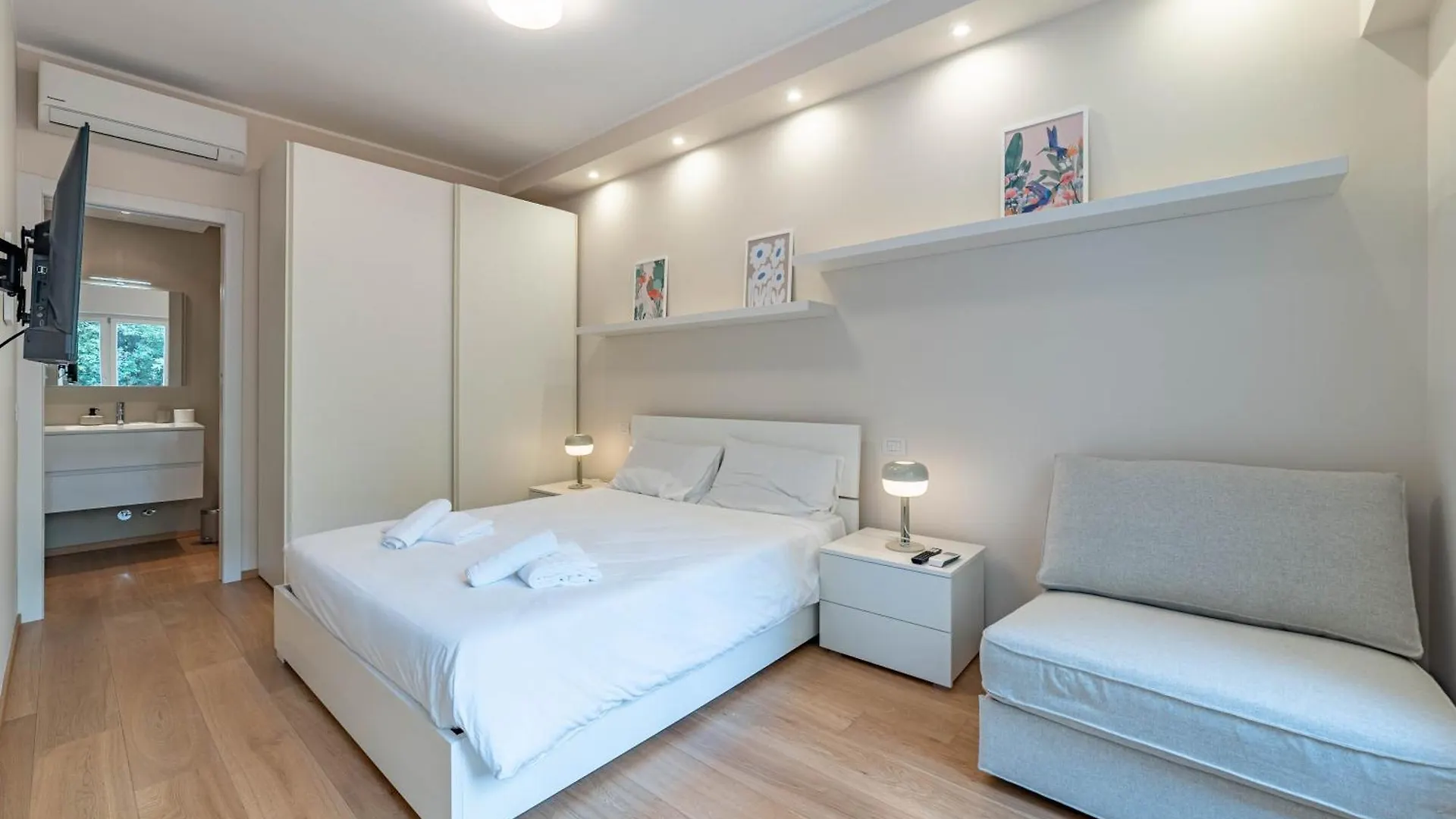 500 M From Corso Sempione, Close To Metro M5 Milan